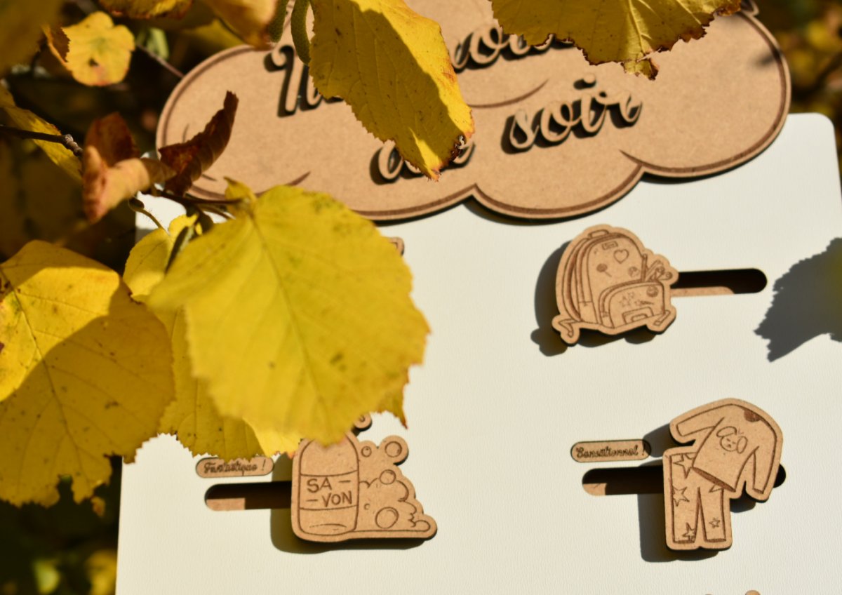 Routine du soir en bois personnalisée avec pictogrammes pour enfants, création Alvana Design